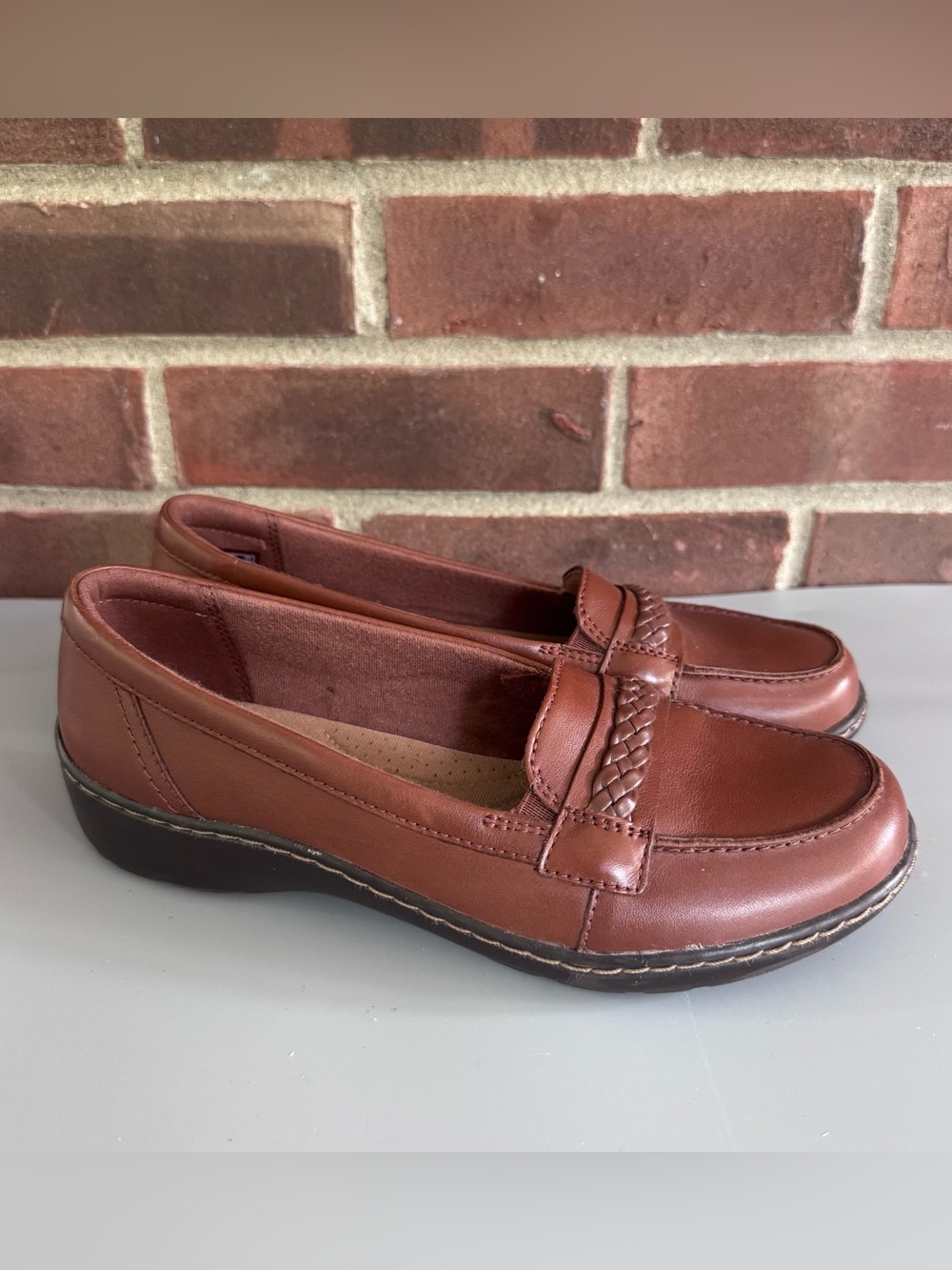 Clarks Collection Women’s US 7.5 M Brown Leather Braided Comfort Loafers Shoes.
